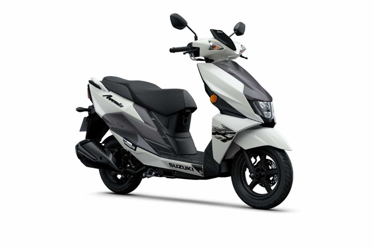 Suzuki Avenis
