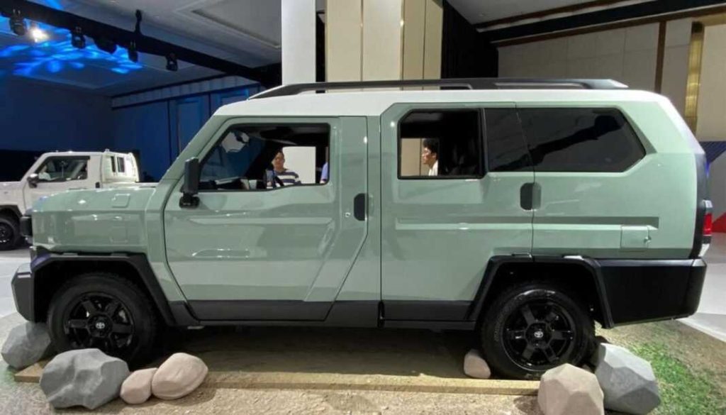 Toyota Land Cruiser FJ (Mini Fortuner)